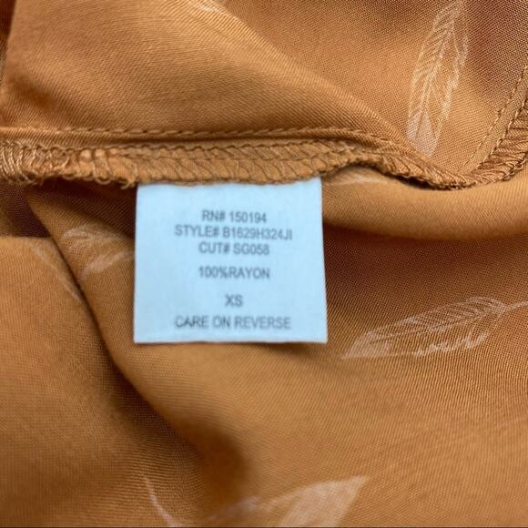 Living Doll Feathers Long Sleeve Button Up Blouse Camel Brown XS - Picture 4 of 11